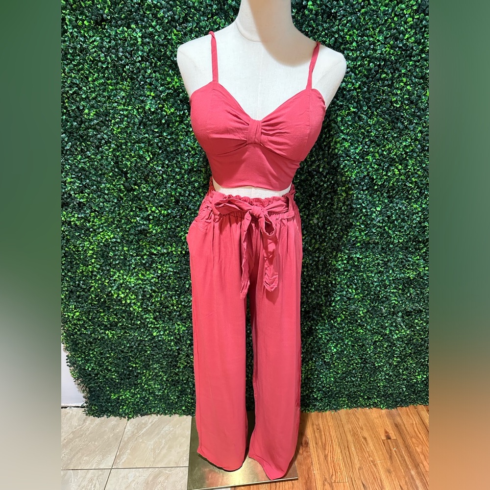 Two pieces outfit. Cropped and pants. Size M